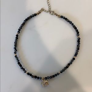 Women’s adjustable choker necklace